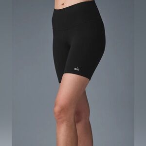 ALO Yoga High Waisted Biker Shorts size M